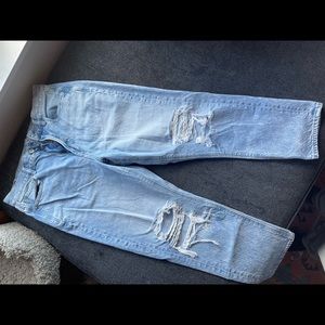 American Eagle MOM JEAN size 6